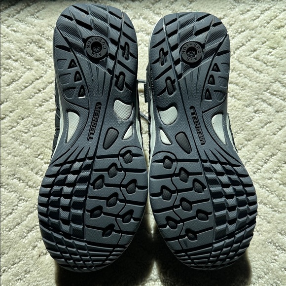 Merrell Women’s Gray and Black Air Cushion Waterproof Shoes - Picture 4 of 8